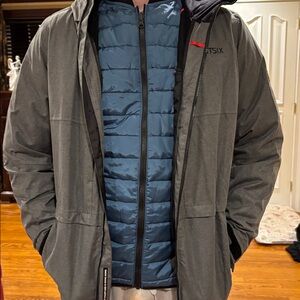 ski/snowboard jacket